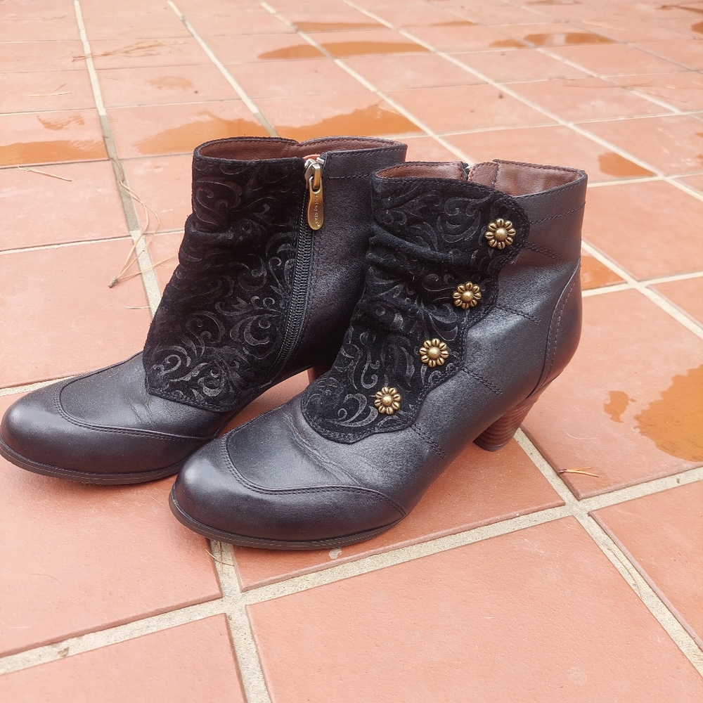 L'ATISTE Black Ankle Boots with Gold Details